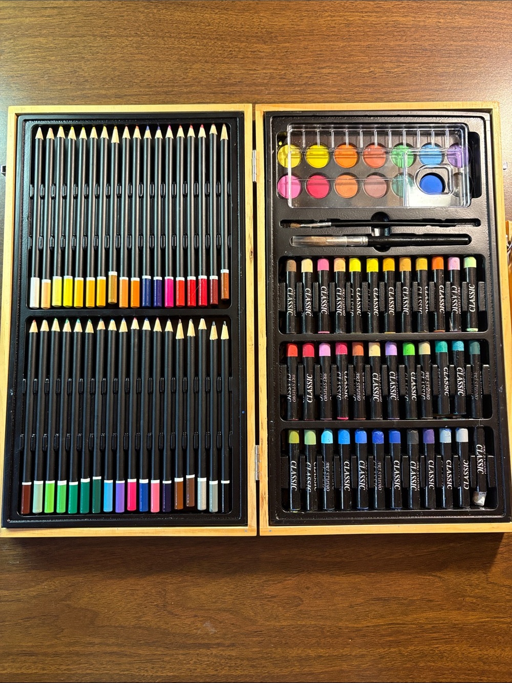 Deluxe Multi-Color Home Art Set - Assorted Colors